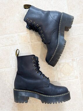 Dr Martens Shriver Platform Boot Size 8 Chunky Heel Combat Lug Sole Doc Martens
